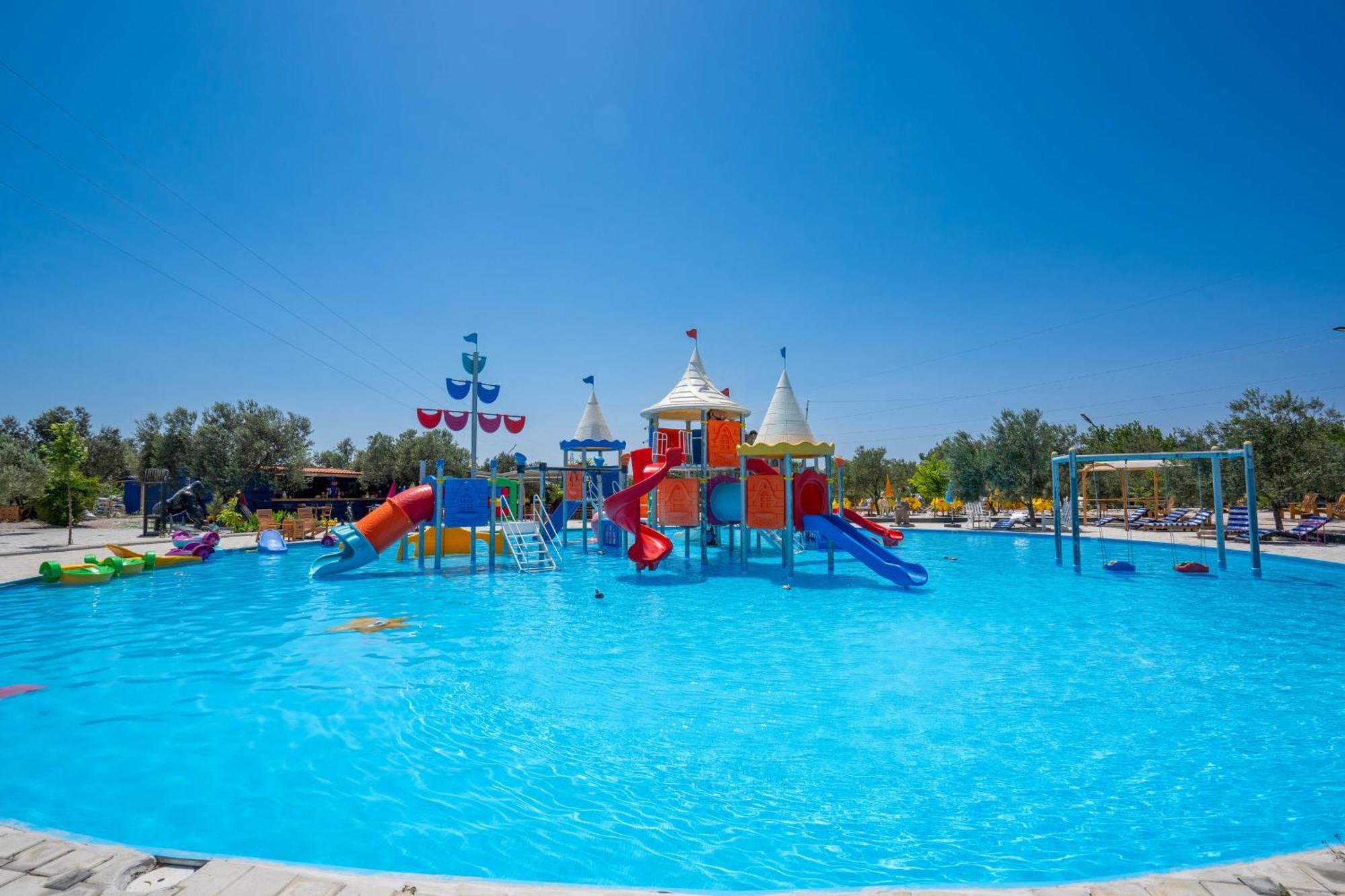 Simlarda Country Club Farm stay