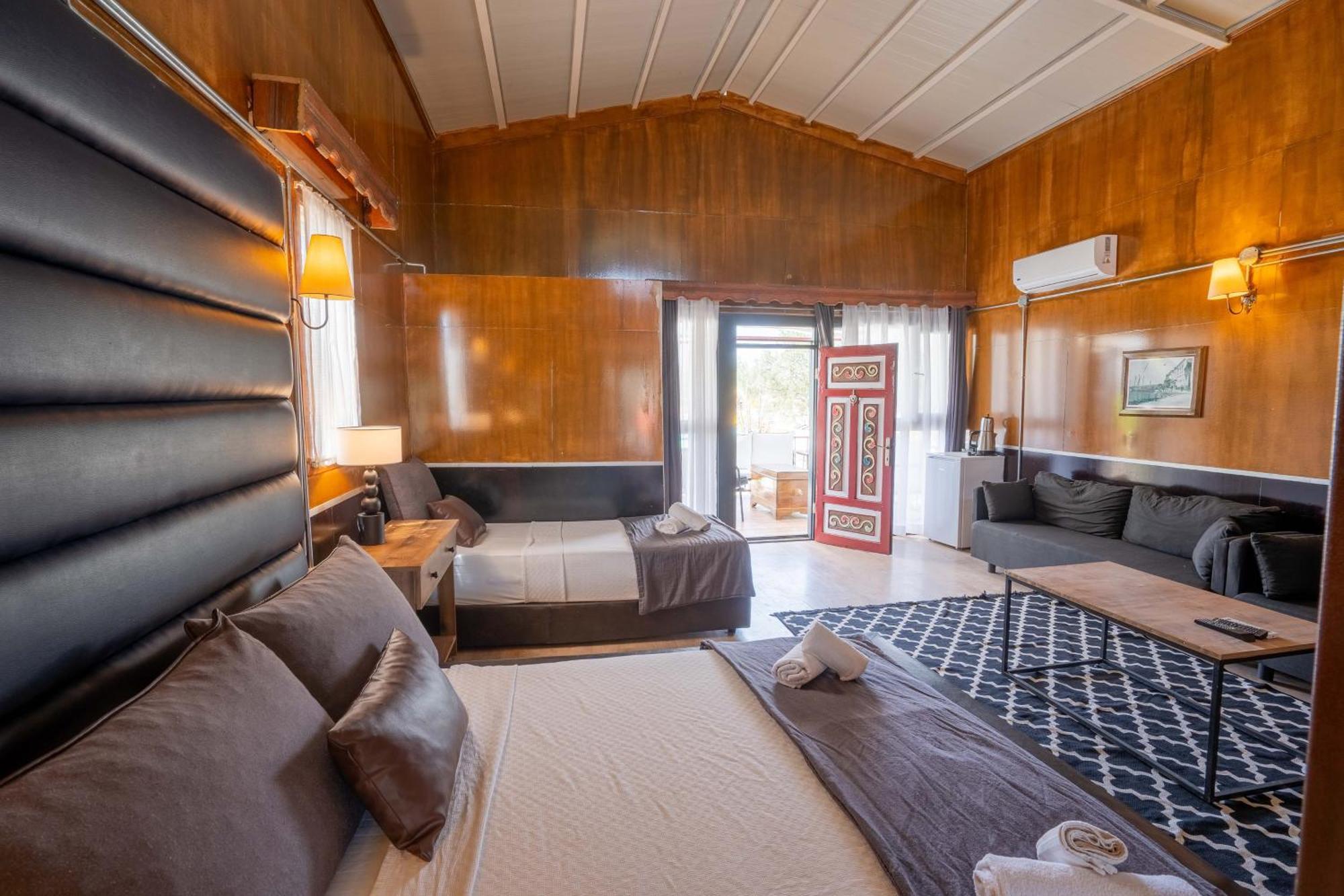 Simlarda Country Club Ayvalık Çiftlik konaklama *