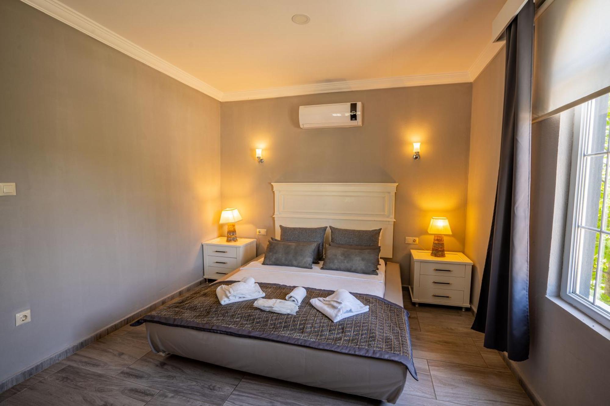 Simlarda Country Club Farm stay *